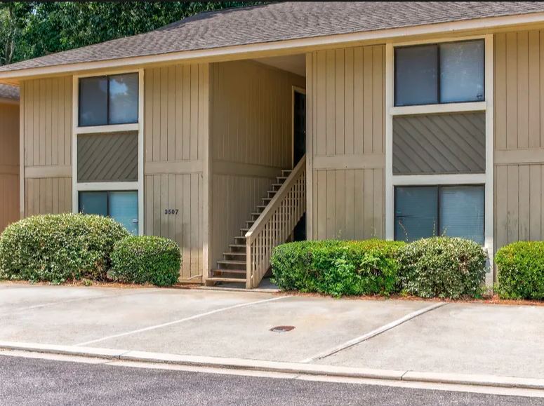 Gallery Oakview Place Apartments