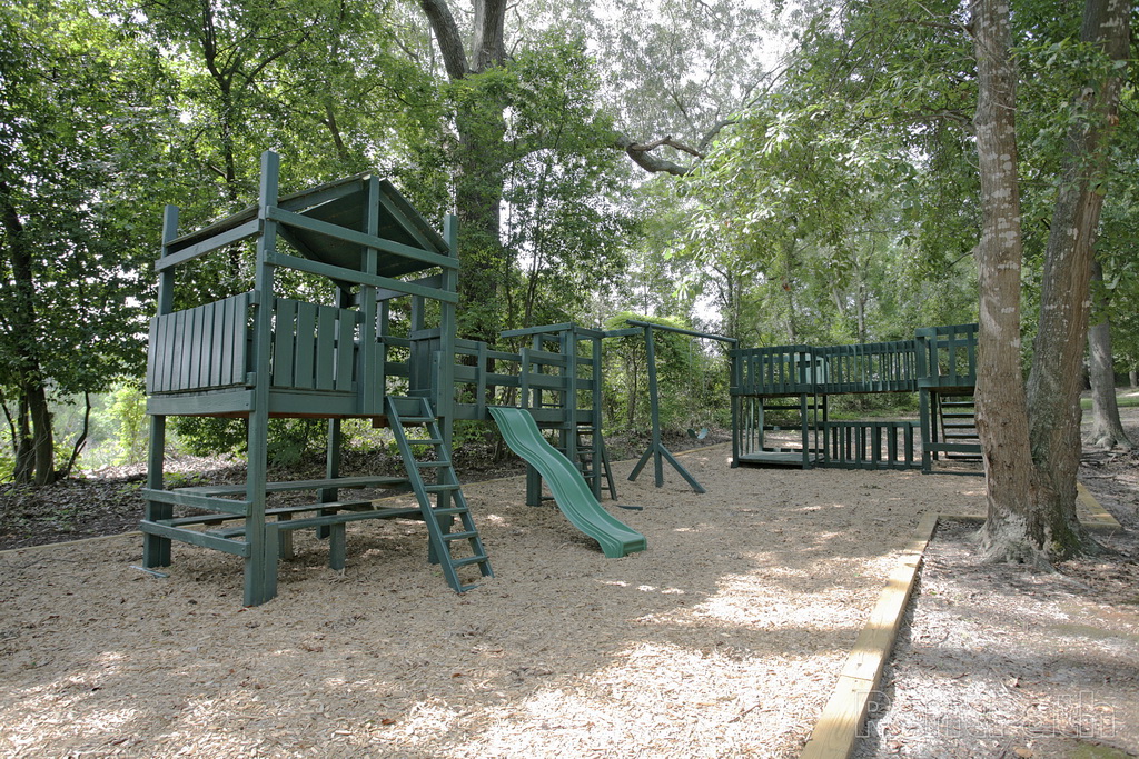 oakview place exterior playground